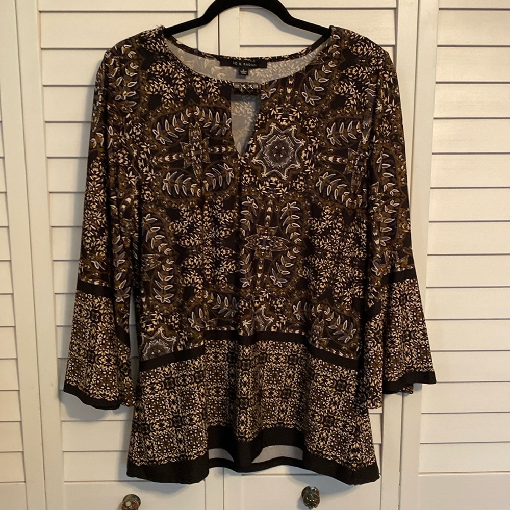 Zac&Rachel Large blk/brn stretch top. Has darts on back for a fitted look.